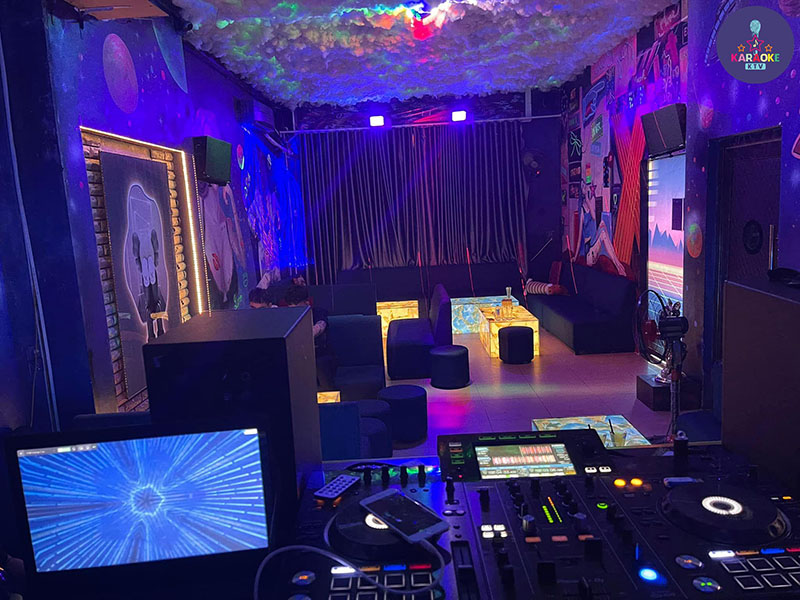 Dragon nổi bật với phong cách thiết kế trẻ trung, năng động, mang hơi thở hiện đại của các bar club hàng đầu Hà Nội