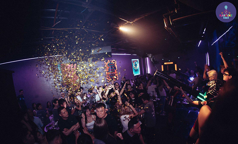 FEIN hoạt động theo hình thức bottle service