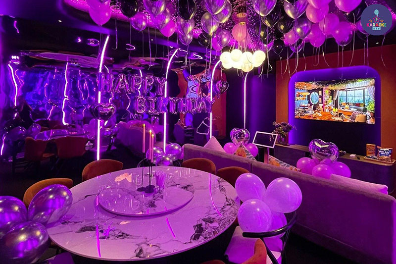 Giá phòng tại SingSing Saigon được đánh giá là hợp lý so với chất lượng cao cấp