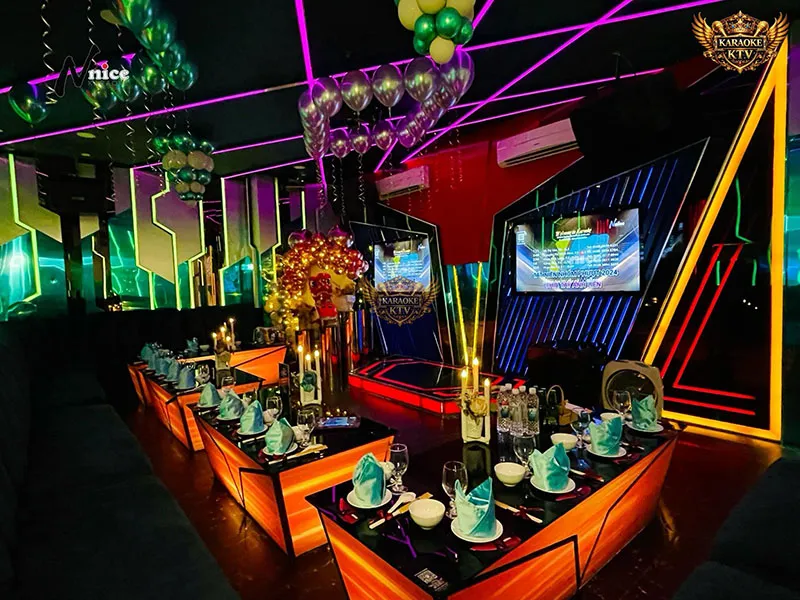 Nâng tầm giọng hát với loa lực và micro chống hú cao cấp.