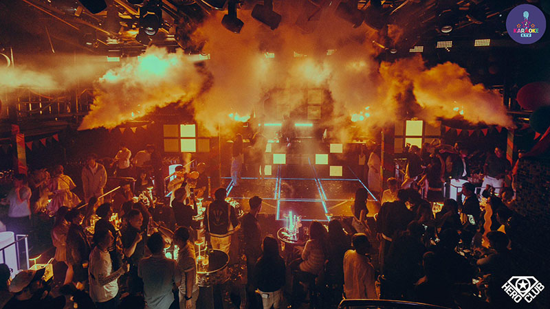 HERO Club nổi tiếng với line-up âm nhạc đa dạng, tập trung vào các thể loại EDM, House, Hip Hop, R&B