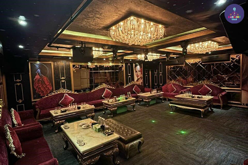 Karaoke Royal nằm tại số 9 Trương Định, Phường 6, Quận 3, TP.HCM