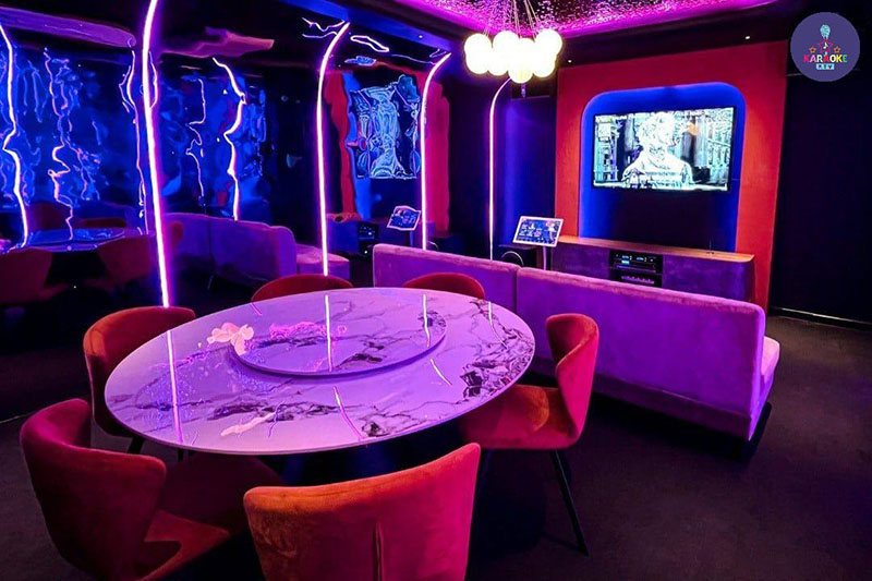 Karaoke SingSing Saigon hoạt động từ 10:00 sáng đến 24:00 hàng ngày