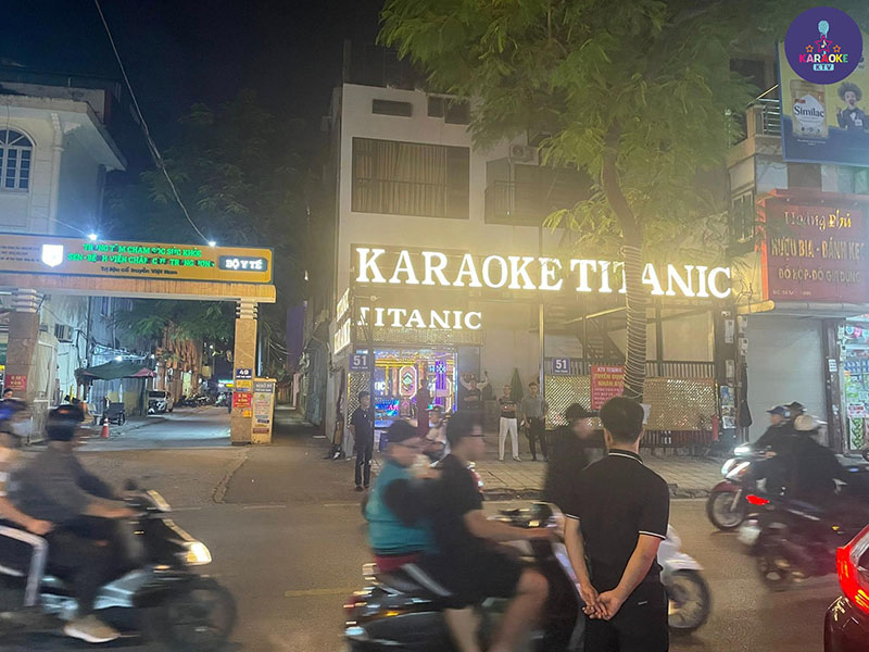 Karaoke Titanic KTV 51 Thái Thịnh nằm tại số 51–53 phố Thái Thịnh, phường Thịnh Quang, quận Đống Đa, Hà Nội