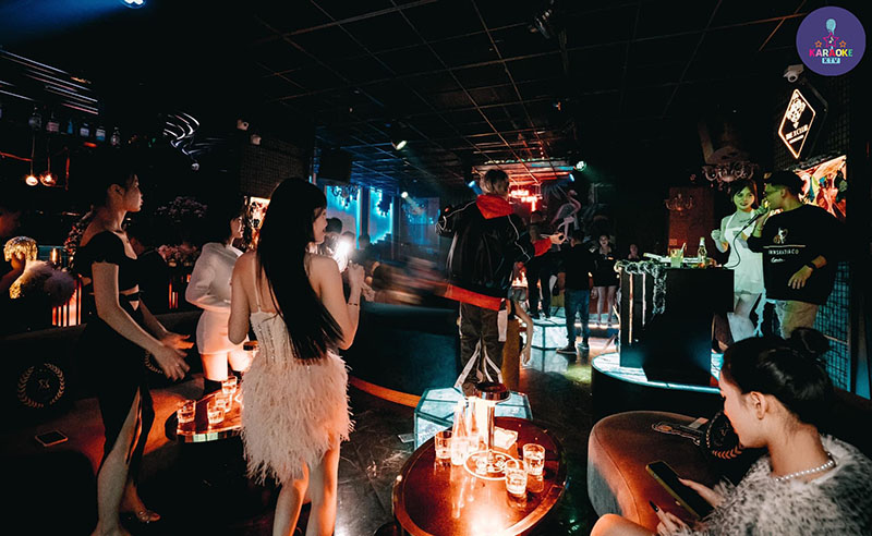 Khám Phá Không Gian Sang Trọng Và Hiện Đại Tại X Club & Lounge