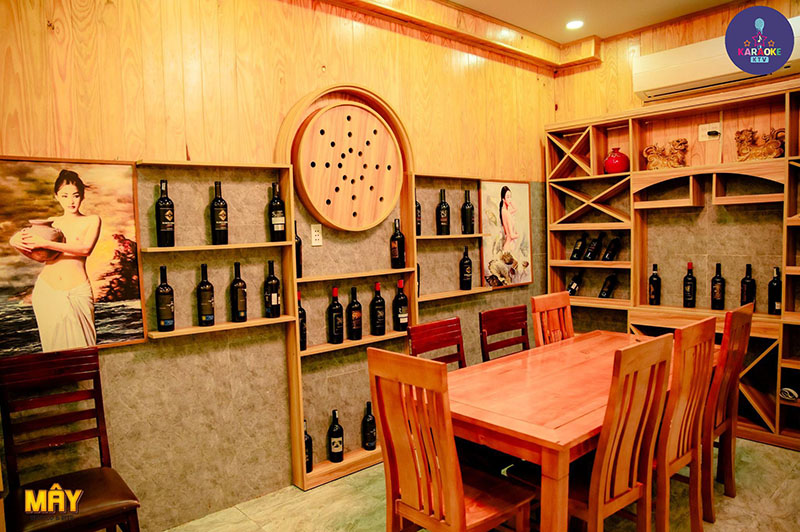 Không gian hiện đại và sôi động hàng đêm