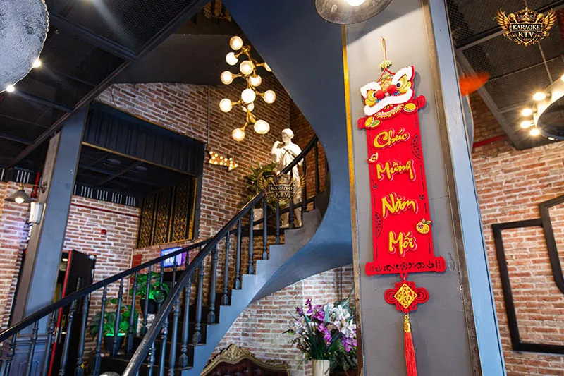 Sự giao thoa hoàn hảo giữa thiết kế thị giác và hệ thống âm thanh vòm đỉnh cao.