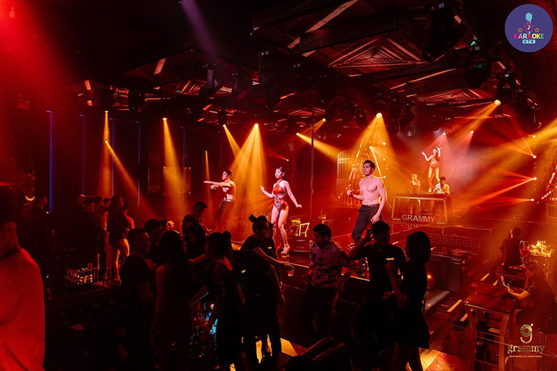 Không Gian Sang Trọng Và Sôi Động Tại Grammy Club 360 Kim Mã