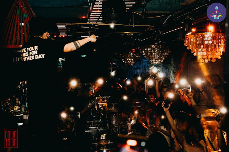 Không gian và phong cách tại Downtown Bar 46 Mã Mây