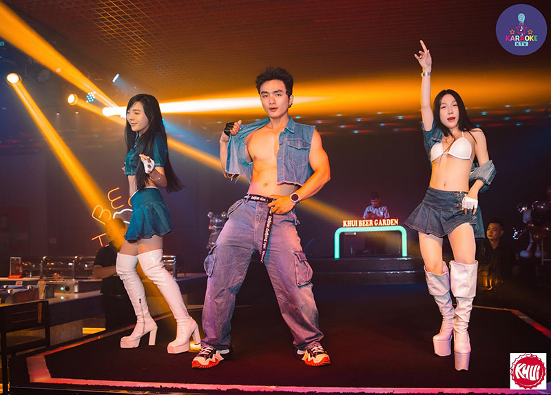 Khui Beer Garden tọa lạc tại địa chỉ: 379/9 Song Hành, Thị trấn Hóc Môn, Huyện Hóc Môn, TP. Hồ Chí Minh