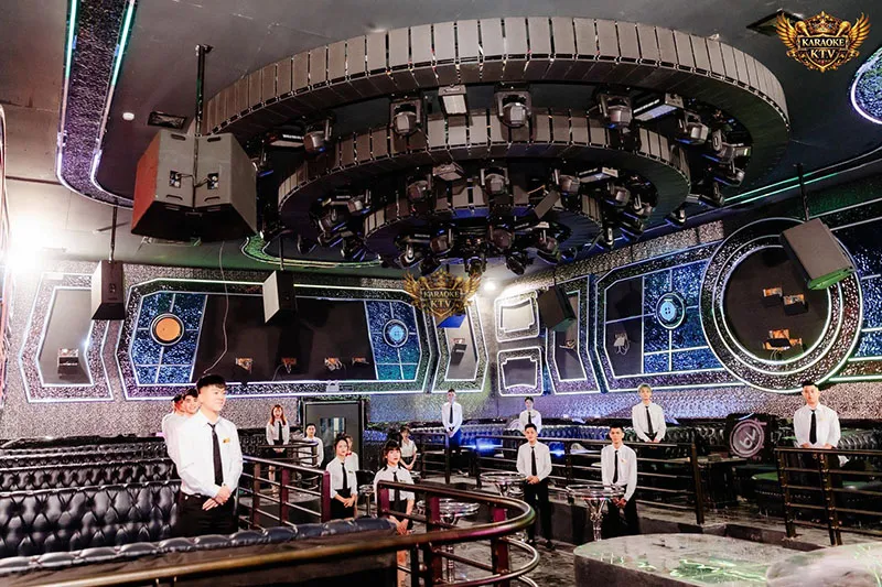 Tọa độ kim cương ngay chân cầu Thống Nhất với mặt tiền siêu rộng và bãi đỗ xe thênh thang