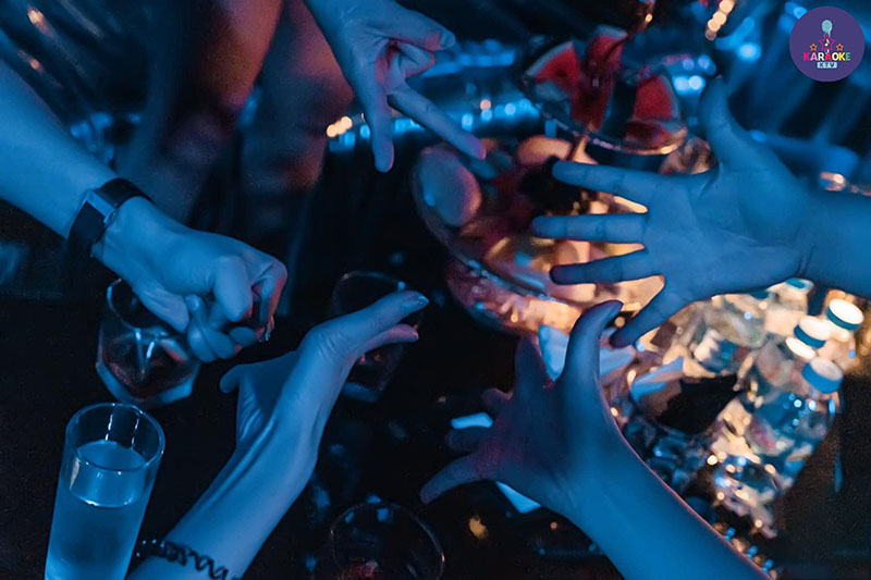 Menu Đồ Uống Đa Đạng Và Món Nhậu Hấp Dẫn