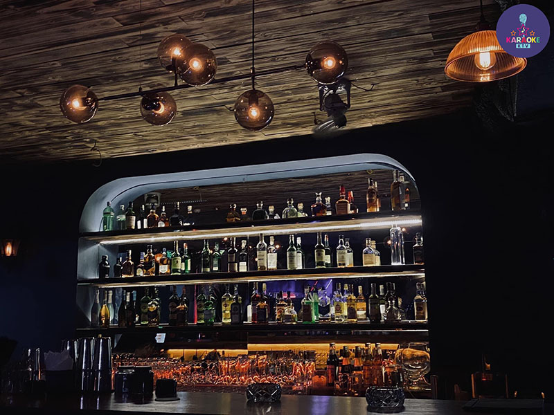 Menu tại Enigma - 231 Âu Cơ đa dạng với hàng loạt cocktail đẹp mắt, bia tươi, rượu mạnh và đồ uống không cồn