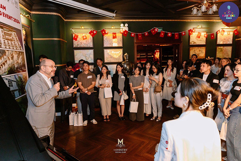 Ministry Social Club nằm tại địa chỉ chính xác: 17 Lê Duẩn, Phường Bến Nghé, Quận 1, TP. Hồ Chí Minh