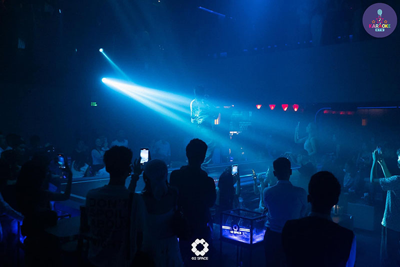 O2 Space nổi tiếng với lineup nhạc đa dạng: EDM, Techno, Melodic Techno, Hip-hop, House