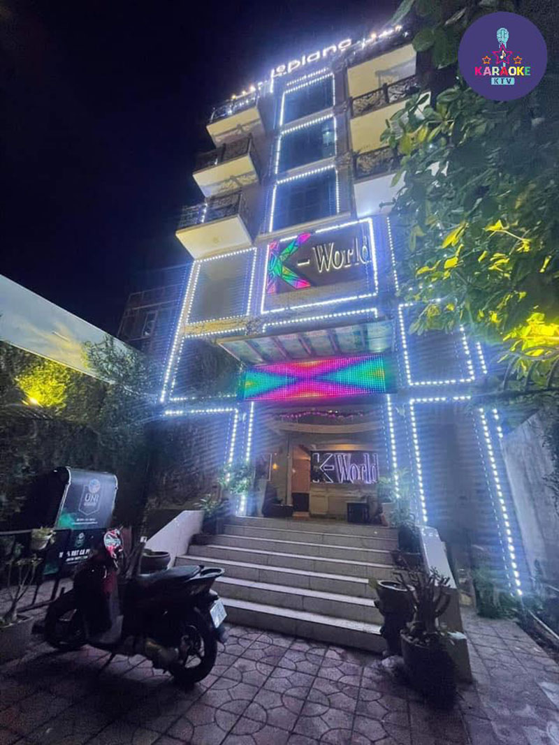 Quán hiện có hơn 30 phòng hát được đầu tư bài bản