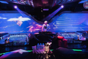 Royal Lounge - 1 Nam Đồng