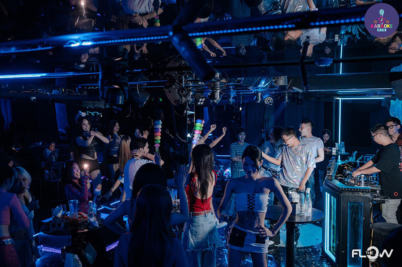 The Flow - 25 Nguyễn Khắc Hiếu sở hữu thiết kế lounge hiện đại