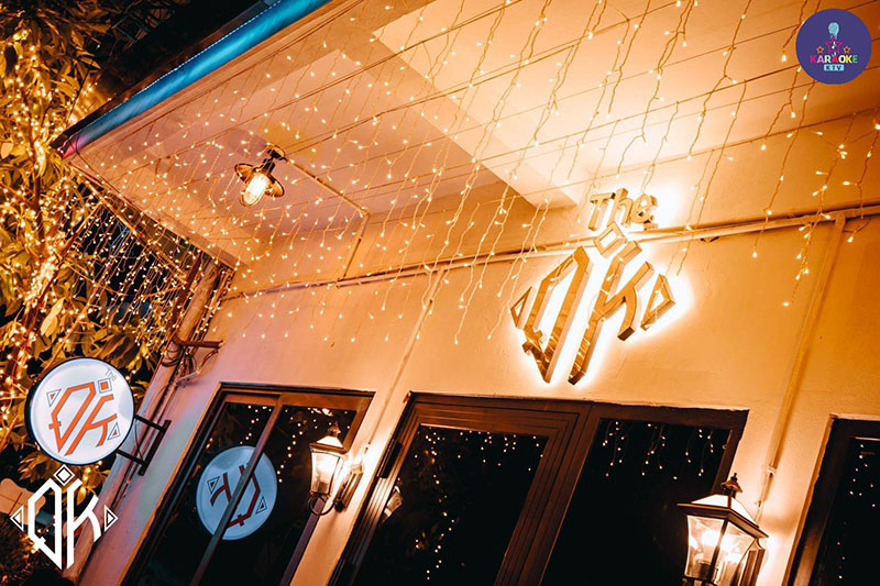 The QK - Lounge & Bar tọa lạc tại số 9 Tạ Hiện, Phường Hàng Buồm, Quận Hoàn Kiếm, Hà Nội