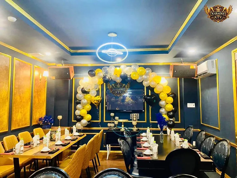 Sự kết hợp hoàn hảo giữa nội thất cao cấp và hệ thống ánh sáng tương lai.