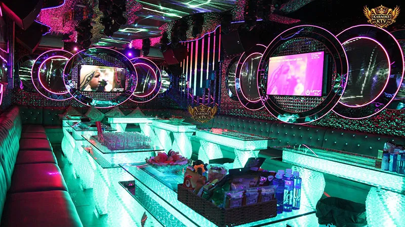 Đánh thức vị giác với menu đồ ăn, thức uống đa dạng và hấp dẫn.