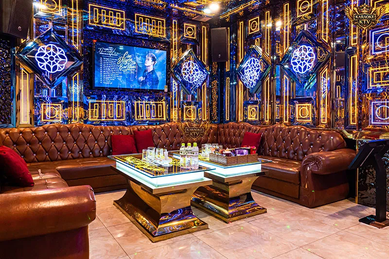 Tọa lạc ngay ngã ba sầm uất tại đường Trần Não, Quận 2 (cũ)