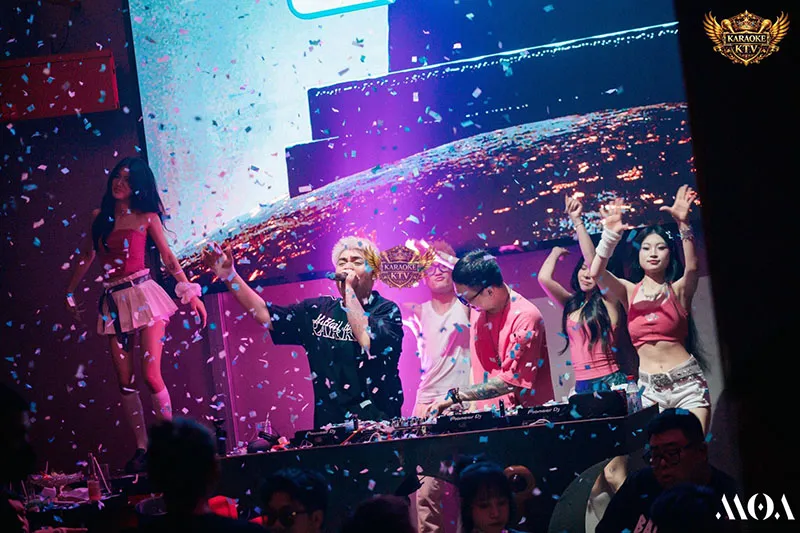 Cú twist thị giác và thính giác đầy ngoạn mục dành cho dân chơi hệ nightlife chính hiệu.