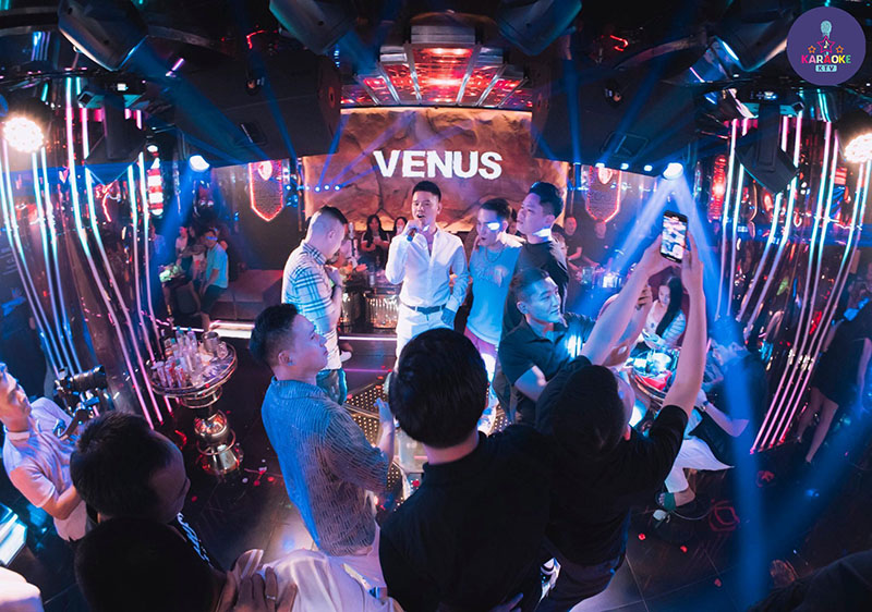 VENUS Lounge - 117 Xuân Thủy
