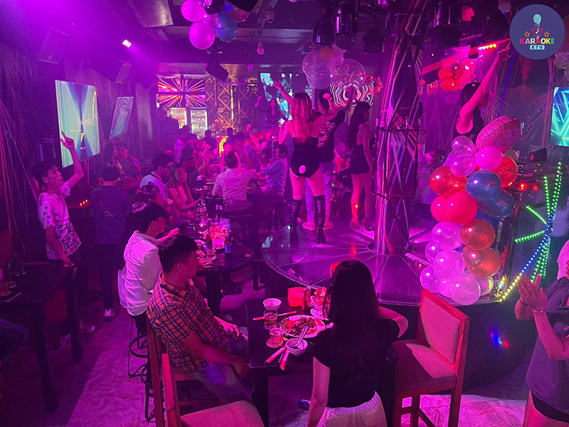 Vì sao Viet Star Buffet Club là biểu tượng nightlife Sài Gòn 2025?