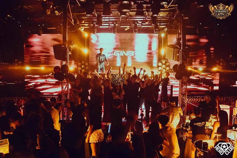 Tọa độ vàng 42M Yên Phụ mang đến view ôm trọn mặt hồ lộng gió, tách biệt khỏi phố cổ ngột ngạt.