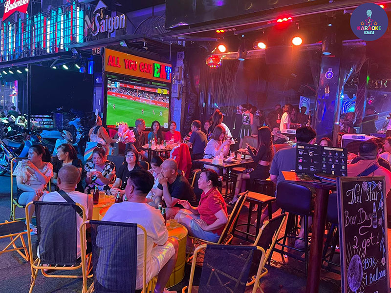 Viet Star Buffet Club tọa lạc tại địa chỉ: 119-121 Bùi Viện, Phường Phạm Ngũ Lão, Quận 1, Thành phố Hồ Chí Minh