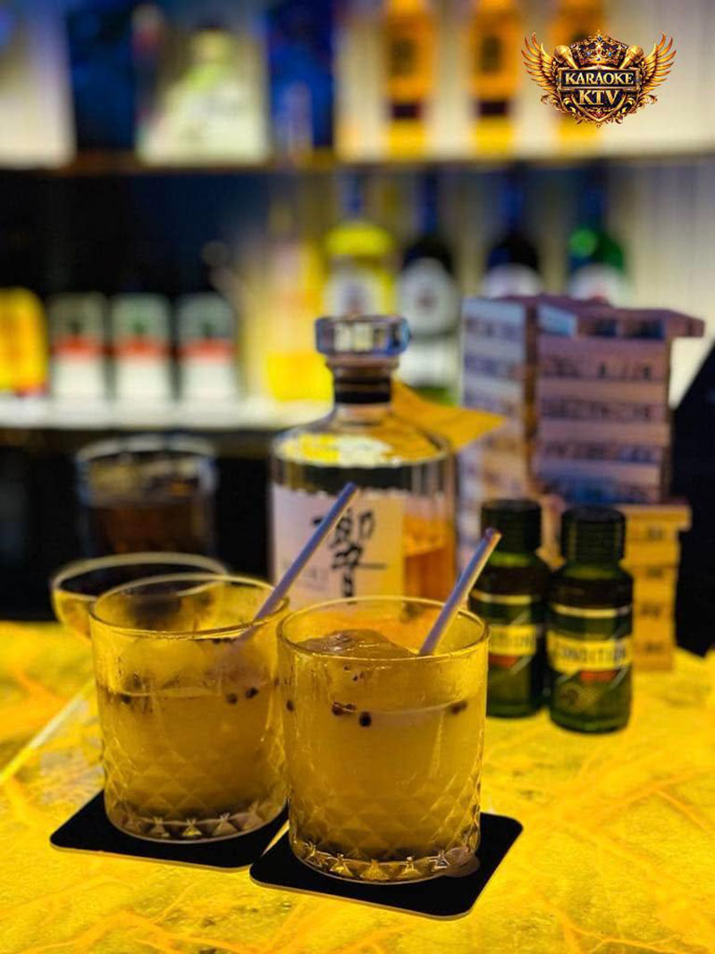 Thực đơn & Giá đồ uống – Tập trung vào rượu mạnh cao cấp & nhâm nhi chậm rãi