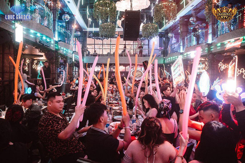 Love Garden Beer luôn sôi động nhờ chương trình âm nhạc hàng đêm.