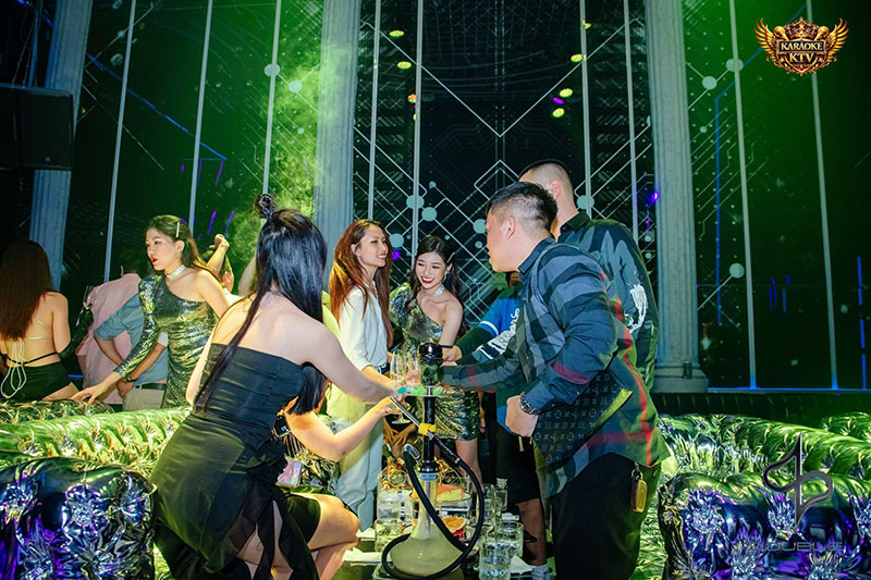 Menu tại Double Saigon rất đa dạng,