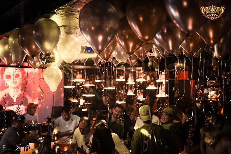 Menu tại Elixir Lounge phong phú, tập trung vào chất lượng pha chế cao cấp