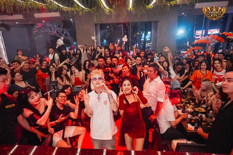 Một trong những điểm nhấn lớn nhất của YOYO Central chính là âm nhạc sôi động với DJ chuyên nghiệp