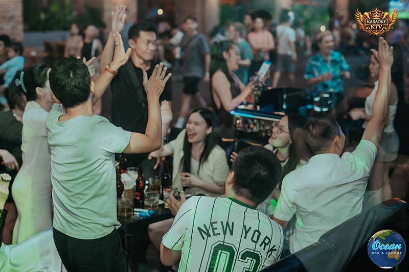 Ocean Bar & Lounge nằm tại địa chỉ chính xác 45 Bùi Viện, Phường Phạm Ngũ Lão, Quận 1, TP. HCM