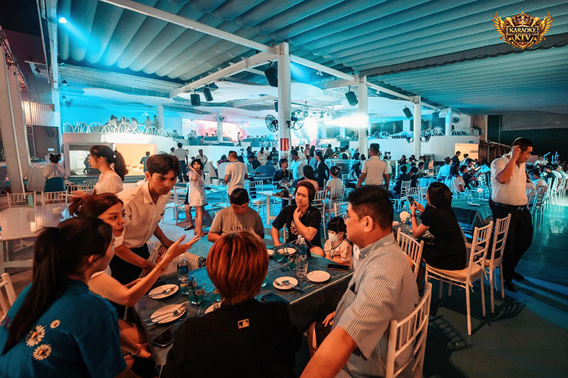 Âm nhạc tại A LA LUNA luôn là yếu tố khiến khách quay lại nhiều lần