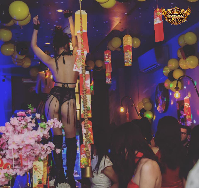 Âm nhạc & Trải nghiệm giải trí tại Tipsy Bar