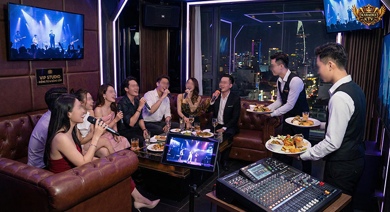 Âm thanh đỉnh cao chuẩn phòng thu giúp các ca sĩ thoải mái luyện giọng và thăng hoa