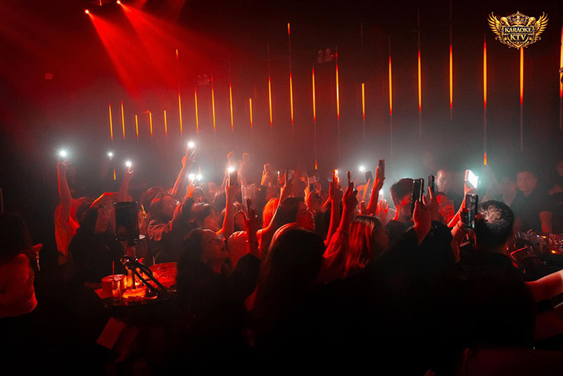 Asi Club tọa lạc tại địa chỉ 113-115 Lý Tự Trọng, Phường Bến Thành, Quận 1, TP. HCM