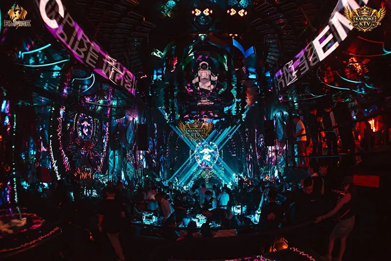 Trải nghiệm dịch vụ cao cấp với các gói combo đồ uống đa dạng, mức giá linh hoạt.