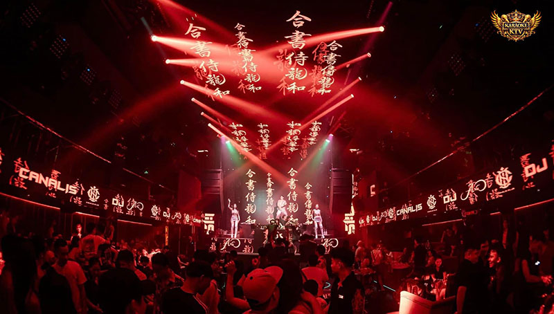 Bước vào 11:11 Club, bạn sẽ ngay lập tức bị cuốn hút bởi thiết kế trẻ trung, năng động