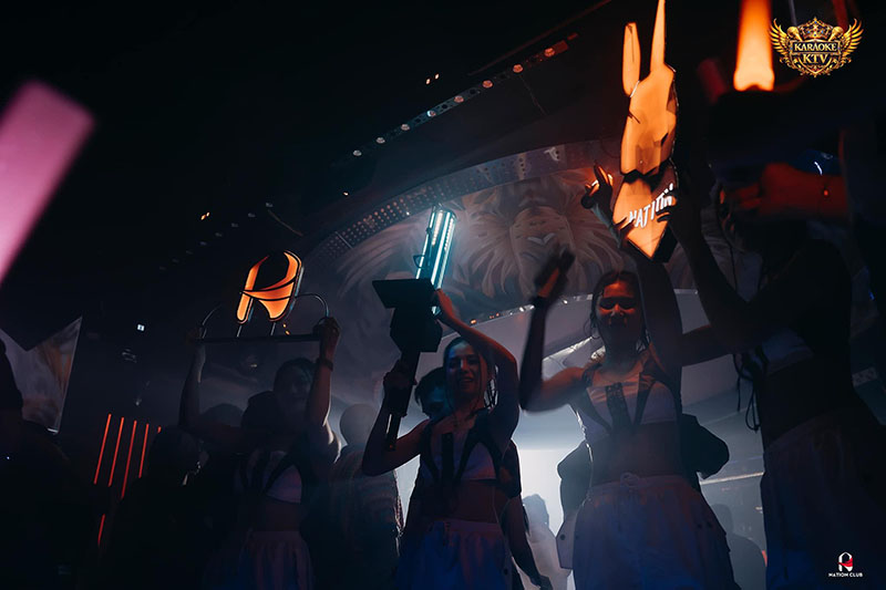 Bước vào Nation Club Saigon, bạn sẽ ngay lập tức bị ấn tượng bởi phong cách Futuristic Gothic