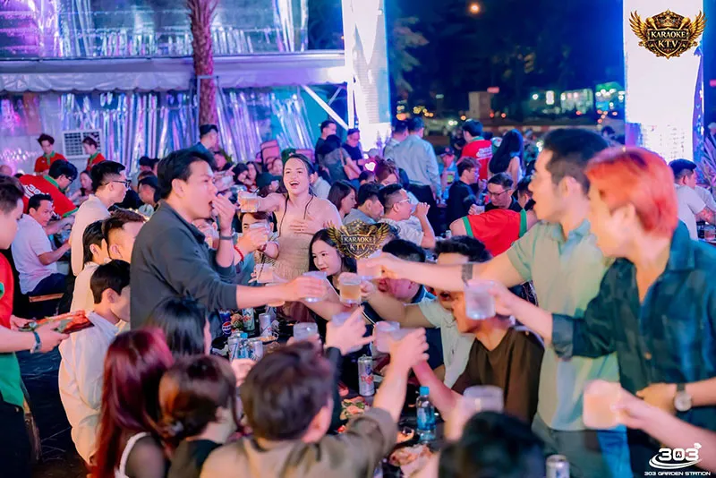 Đáp ứng trọn vẹn mọi nhu cầu tổ chức tiệc từ quy mô nhỏ đến liên hoan công ty.