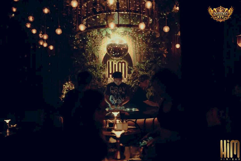 HimBar được thiết kế theo phong cách bar club hiện đại