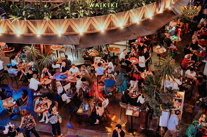 Không gian & Thiết kế – Ốc đảo nhiệt đới giữa phố đi bộ