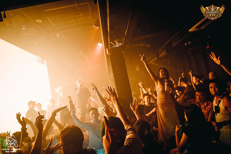 Không gian & Thiết kế – Vibe “Chảo lửa” Underground Đỉnh Cao