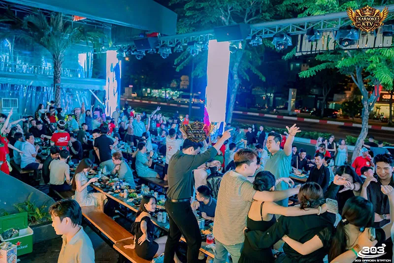 Choáng ngợp thị giác với kiến trúc giao thoa giữa nét đô thị hiện đại và nghệ thuật ánh sáng tương lai.