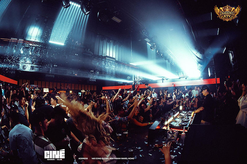 Không Gian Và Thiết Kế Độc Đáo Của CINÉ Saigon